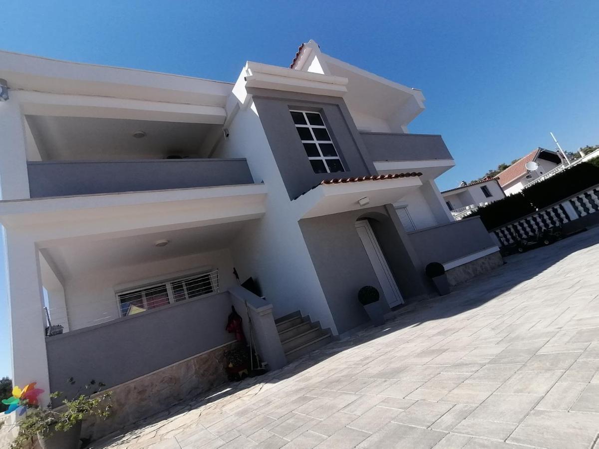 Mia 2 Apartmán *